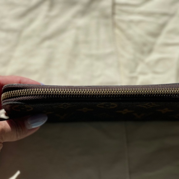 LOUIS VUITTON Clémence Wallet - Picture 4 of 8